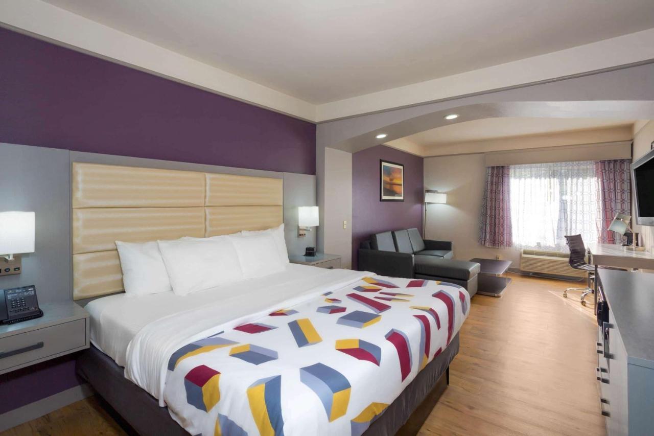 La Quinta By Wyndham Mobile - Daphne Hotel Exterior photo